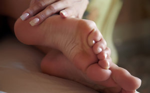 18 year old girl Erin gets deflowered on a bed wearing socks